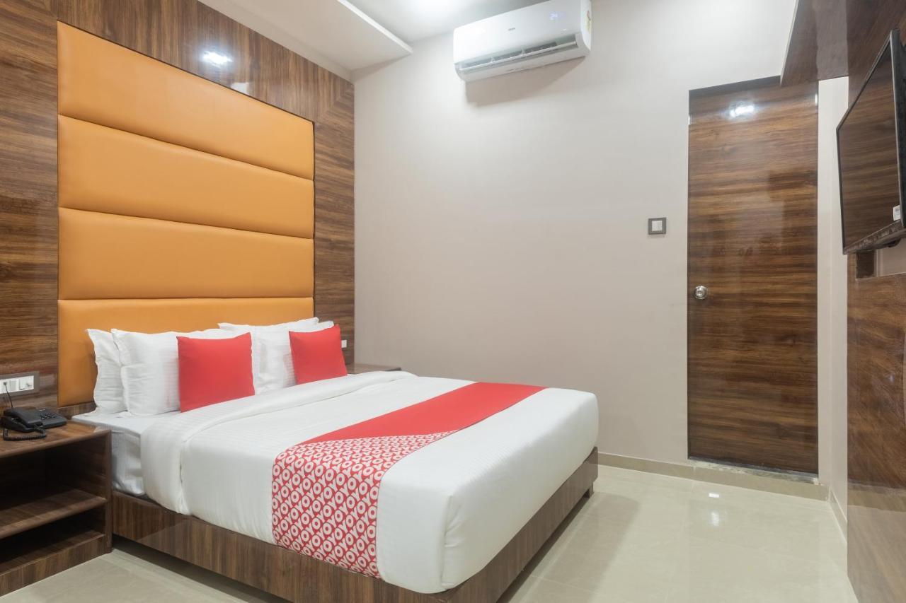 Hotel Blue Executive Near Chhatrapati Shivaji International Airport Мумбаї Екстер'єр фото